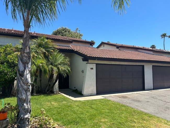 Spacious Newly Remodeled Townhome in Bonsa... - Spacious Newly Remodeled Townhome in Bonsa...