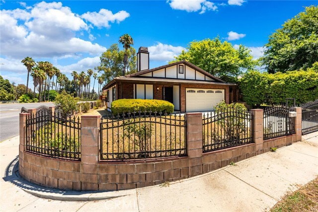 Building Photo - 5546 McLennan Ave