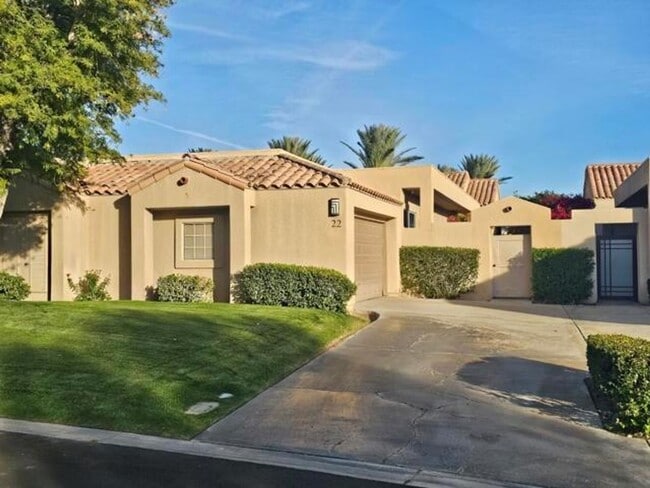 Building Photo - Mission Hills Country Club Home