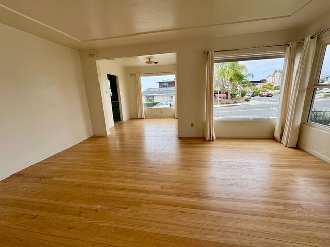 Photo - 803 Van Nuys St