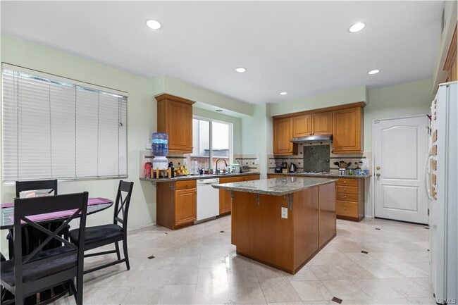 Photo - 1285 Fairbury Ln