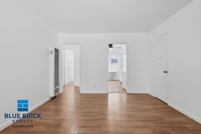 Building Photo - 5642 Laurel Canyon Blvd Unit B
