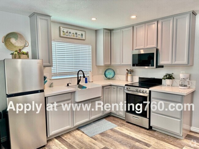 Building Photo - Fully Updated Furnished Studio Near Milita... Rental