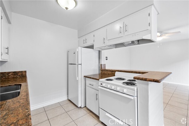 Building Photo - 912 Gladys Ave Unit 2 Rental