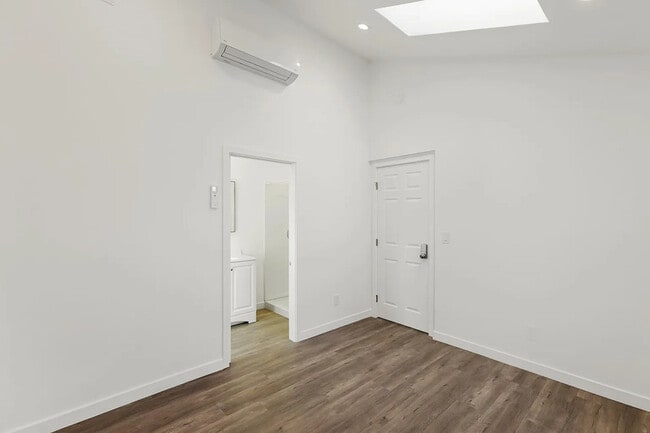 Photo - 620 N Cambridge St