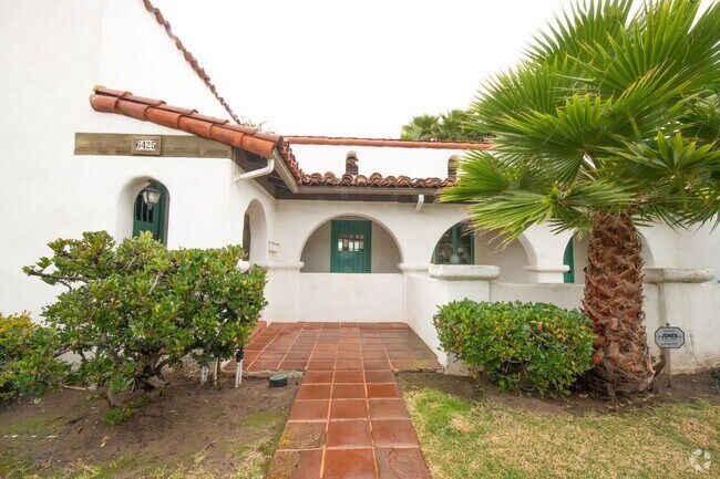 Building Photo - Windansea Spanish Charmer! Rental