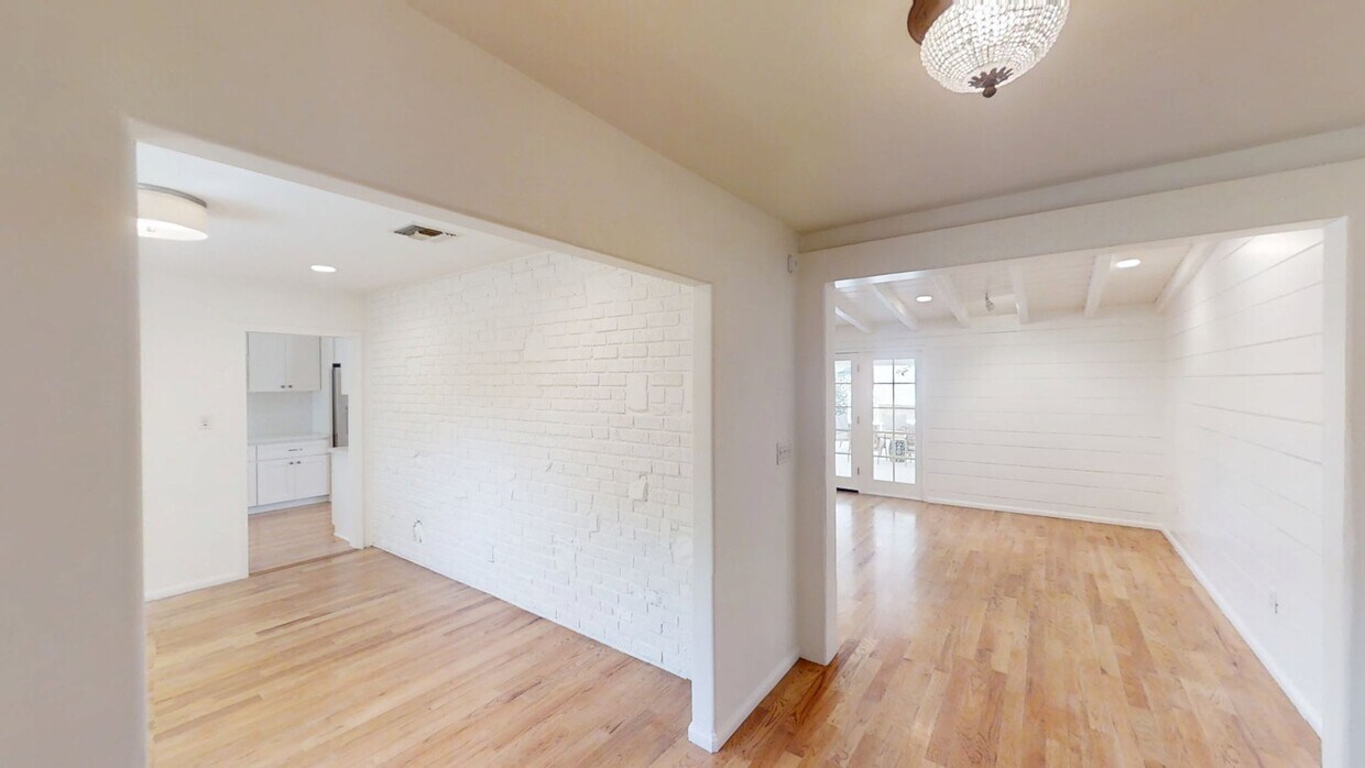 3D Tour - 5705 Sunnyslope Ave House