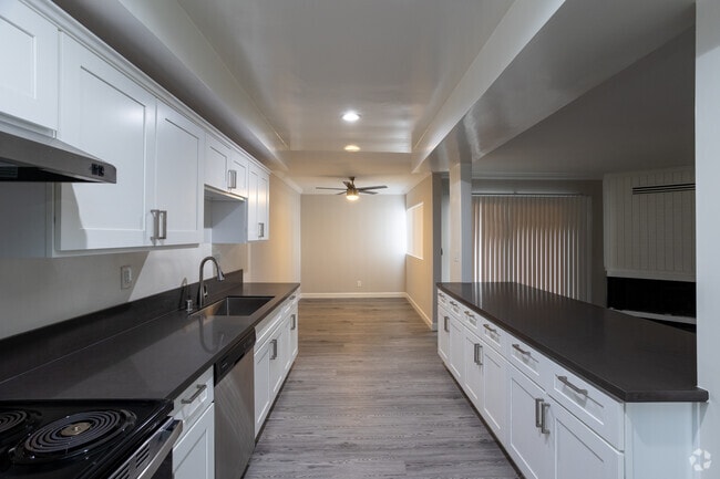 2BR, 2BA - 1050sqft - Canterbury Apartments