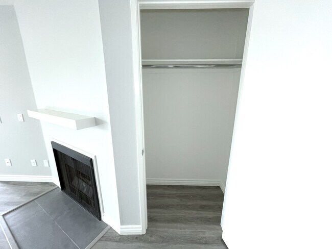 Photo - 3445 Mentone Ave