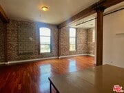 Photo - 652 Mateo St