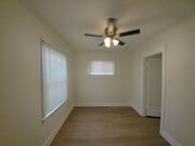 Photo - 4215-4217 S Budlong Ave Unit 4215