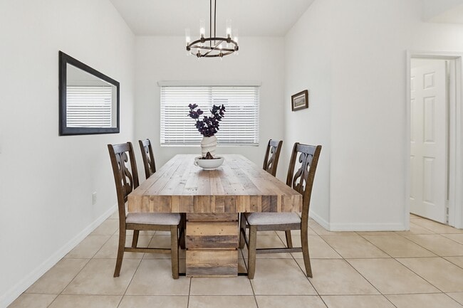 Photo - 1774 Elm Ave