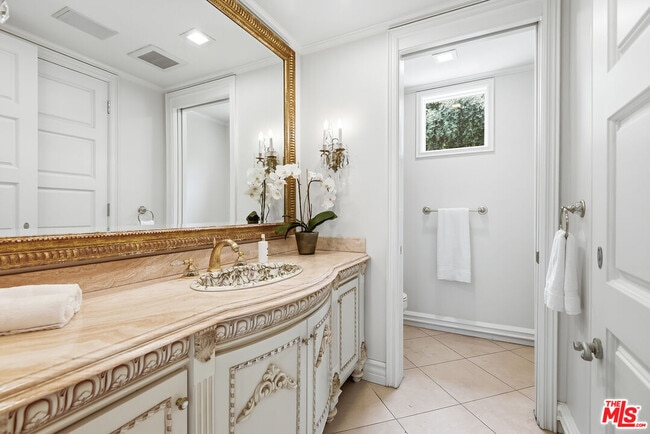 Photo - 407 Robert Ln