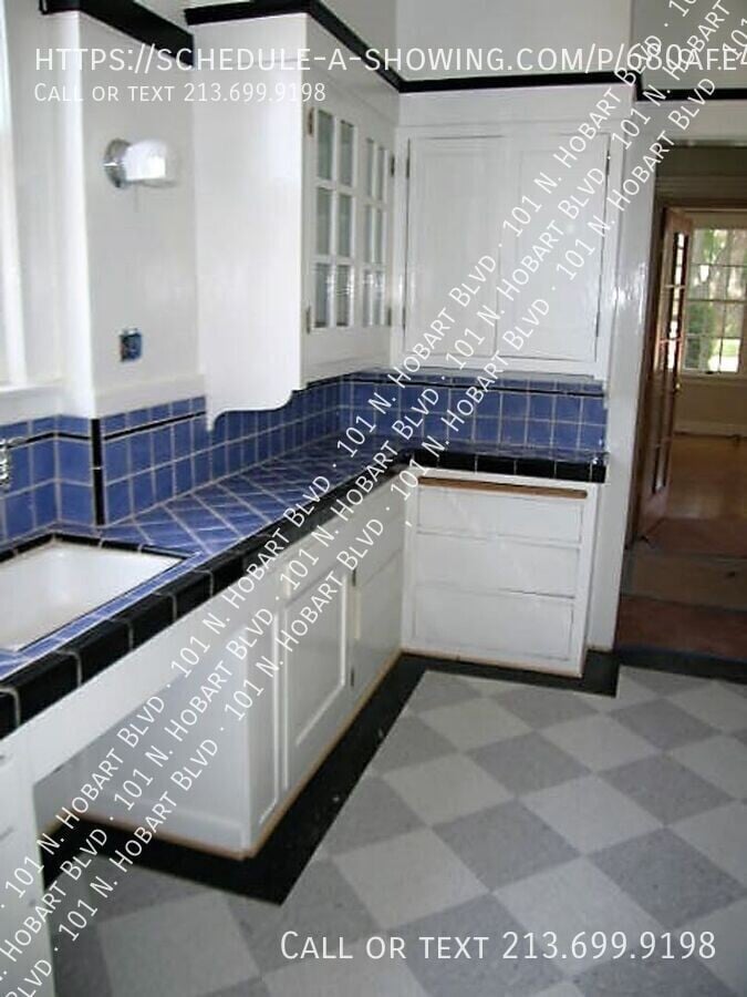 Photo - 101 N Hobart Blvd