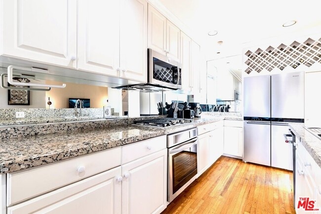 Photo - 2515 Ocean Ave