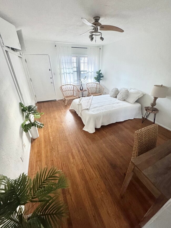 Photo - 1751 Winona Blvd Unit 6