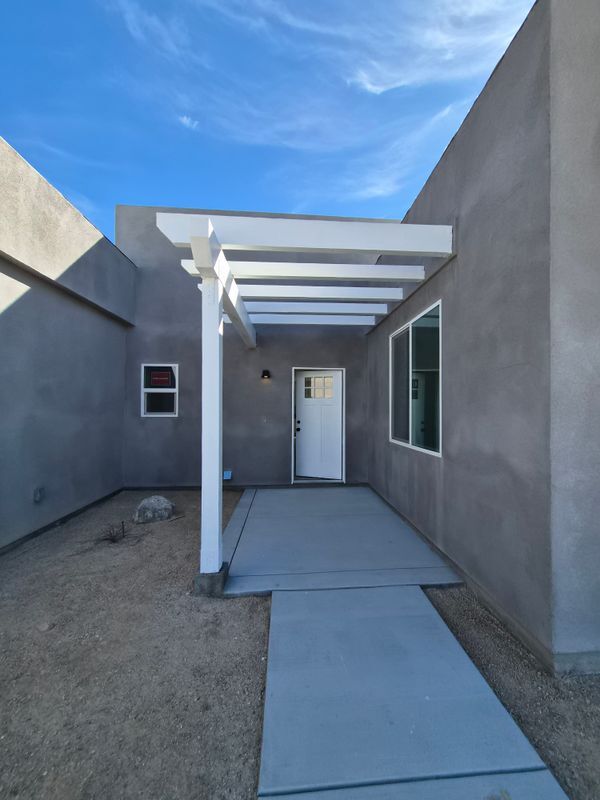 Building Photo - 9850 Mesquite Ave