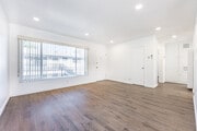 2BR, 1BA - 1,026SF - Living Room - 521 N Marguerita Ave