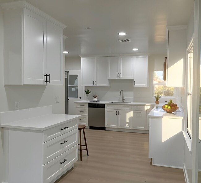 Building Photo - 5912 Carpenter Ave