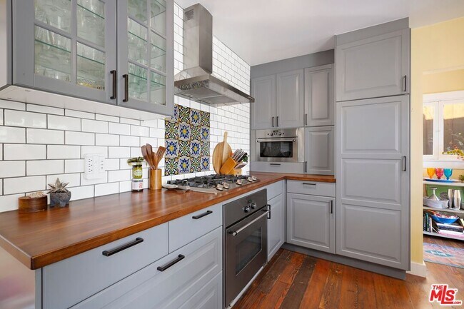 Photo - 1722 Maltman Ave