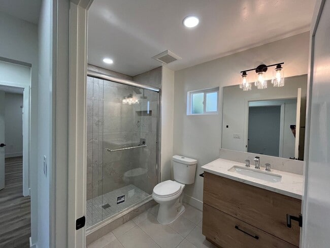 Photo - Brand New Remodel (2026)!! 5 Bedroom 3 Bathroom Home Near Campus!!