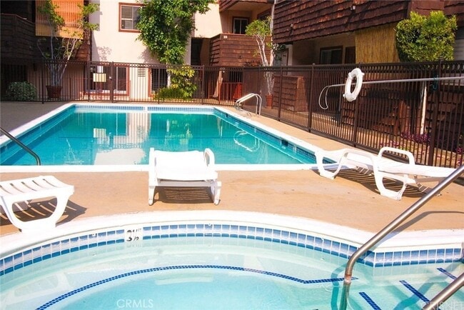 Photo - 5403 Newcastle Ave Unit 23