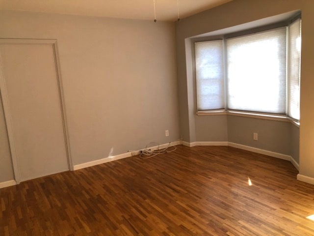 Living Room w/bay wondow - 1025 Locust St Unit 1025