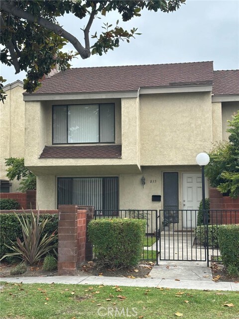 Photo - 835 W Orangewood Ave
