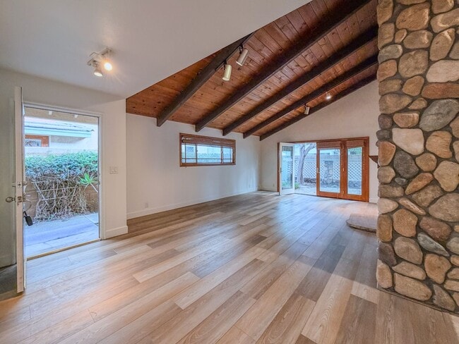 Photo - 5142 Sandpiper Way