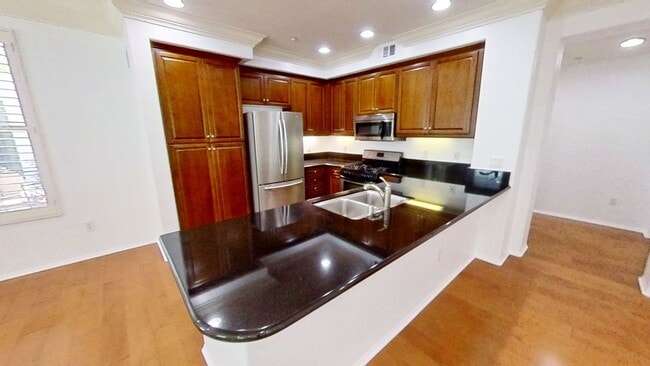 Photo - 37 Spanish Lace