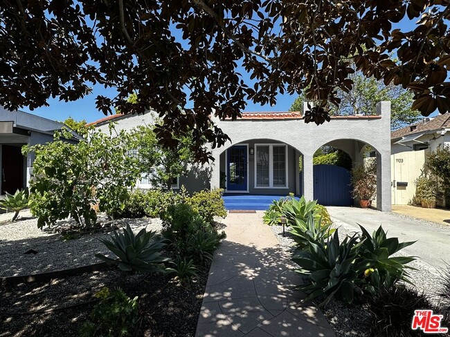 Photo - 1101 Palms Blvd House