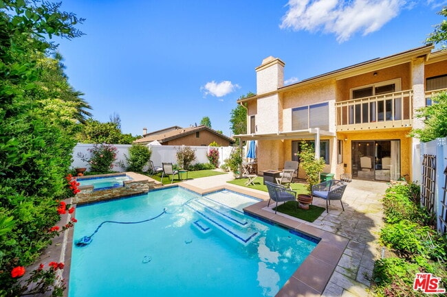 Photo - 25685 Lupita Dr House