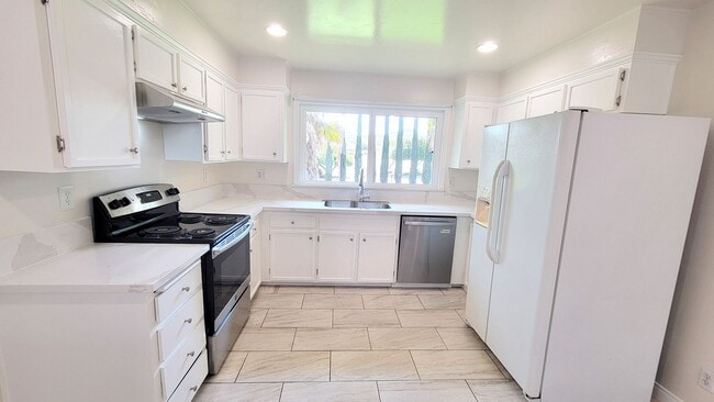 2 bed/ 2 bath in El Cajon - 2 bed/ 2 bath in El Cajon Condo Unit 11
