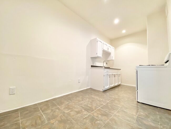 Photo - 1516 S Wilton Pl Apartment Unit 416