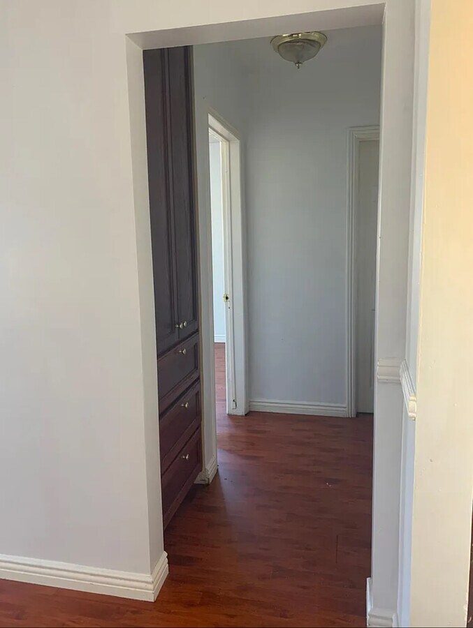 Hallway - 6107 S Hobart Blvd Unit 6107 South Hobart