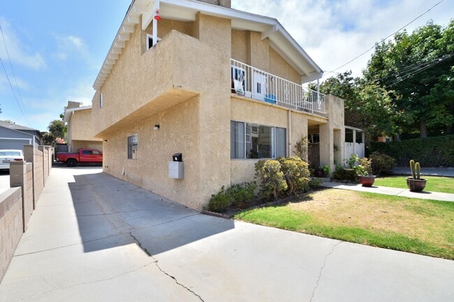 Building Photo - ot1708 Unit C