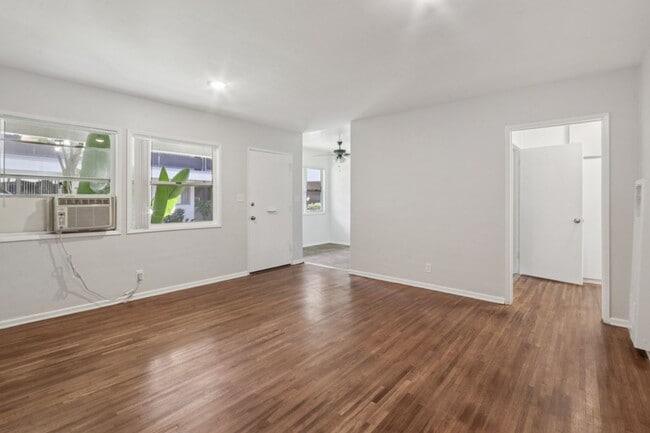 Photo - 652 Veteran Ave