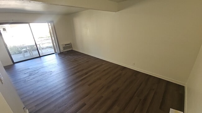 Photo - 199 Springview