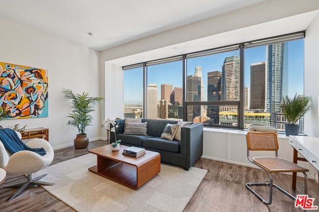 Building Photo - 1100 Wilshire Blvd Unit 2209