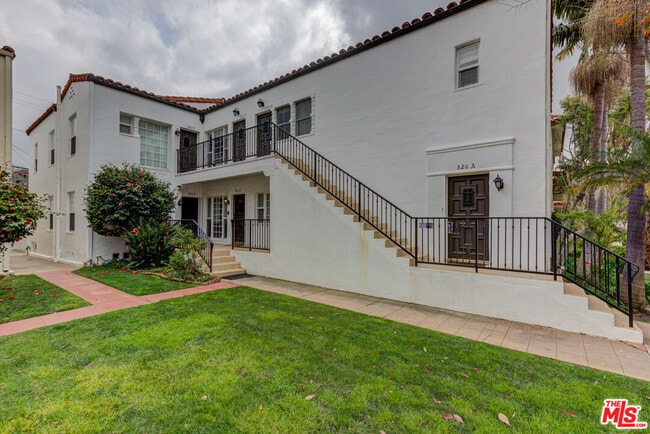 Photo - 320 S Reeves Dr Apartment Unit B