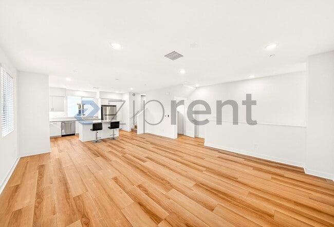 Photo - 2215 W Orange Ave