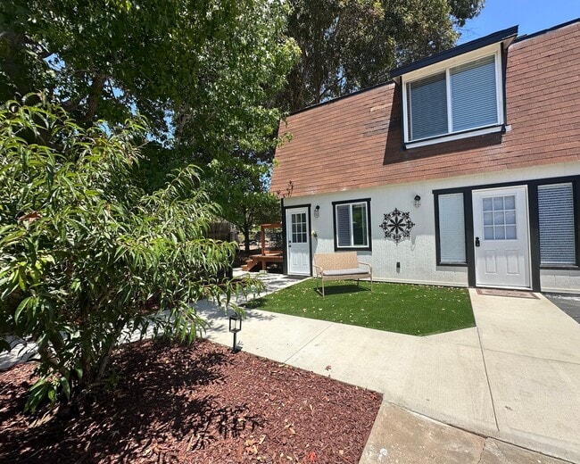 Photo - 1300 Oak Ave Unit 1