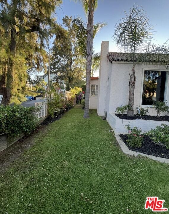 Photo - 101 N La Peer Dr