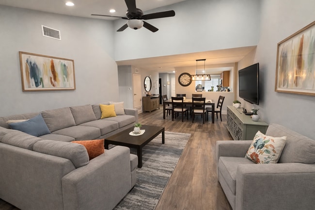 Photo - 2905 Plaza Leonardo