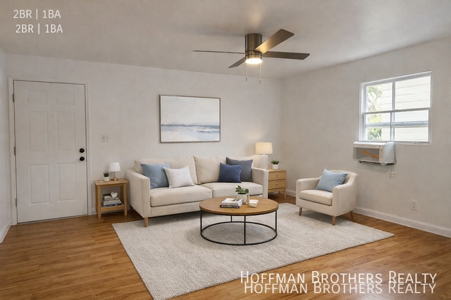 Building Photo - 14843 Sylvan St Unit 14843.5