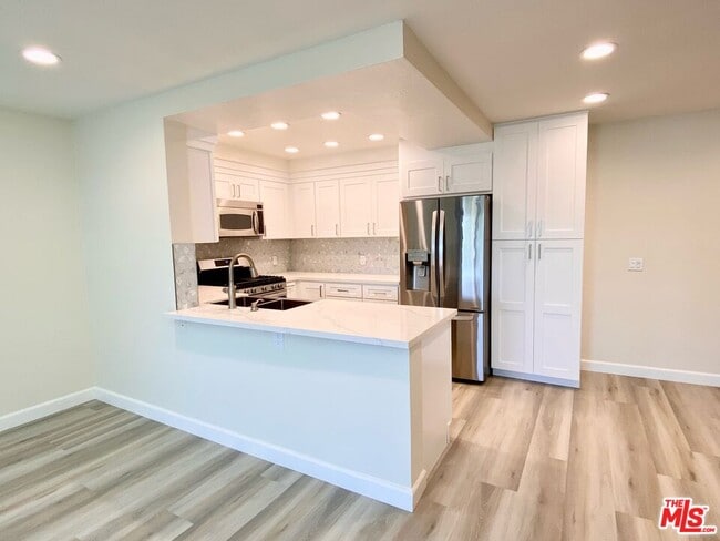 Photo - 8515 Falmouth Ave Unit 422