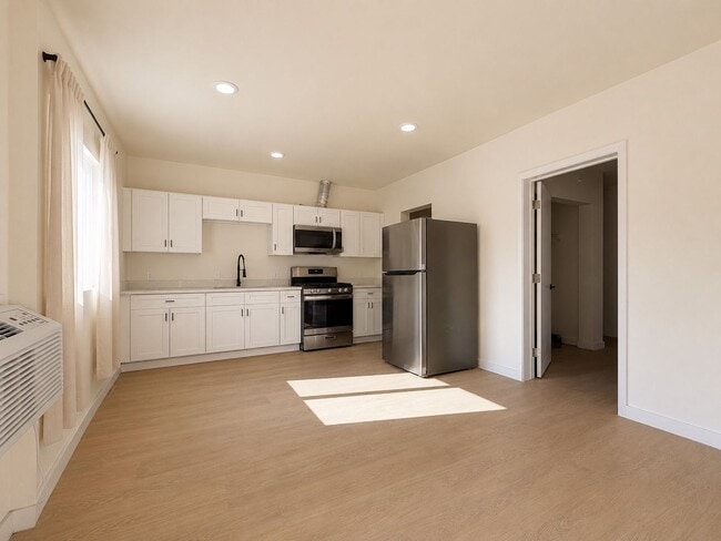 Building Photo - 6819 N Figueroa St Unit 23