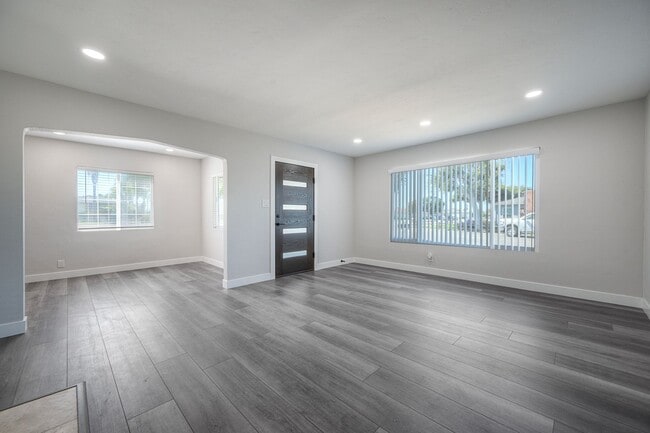 Photo - 197 Twin Oaks Cir