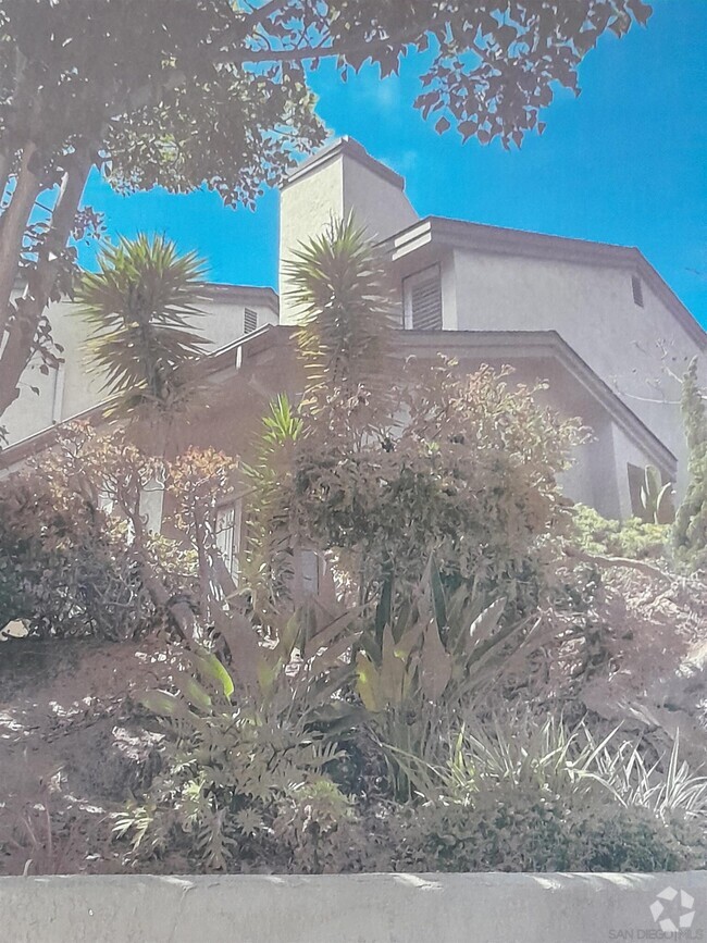 Building Photo - 3324 Caminito Eastbluff Rental