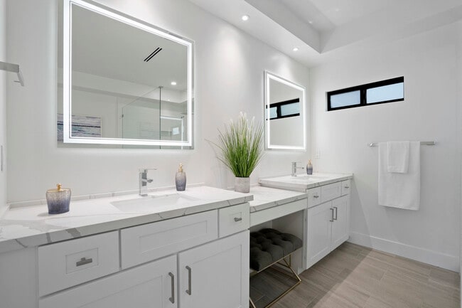 Master Bathroom - 4386 Newport Ave